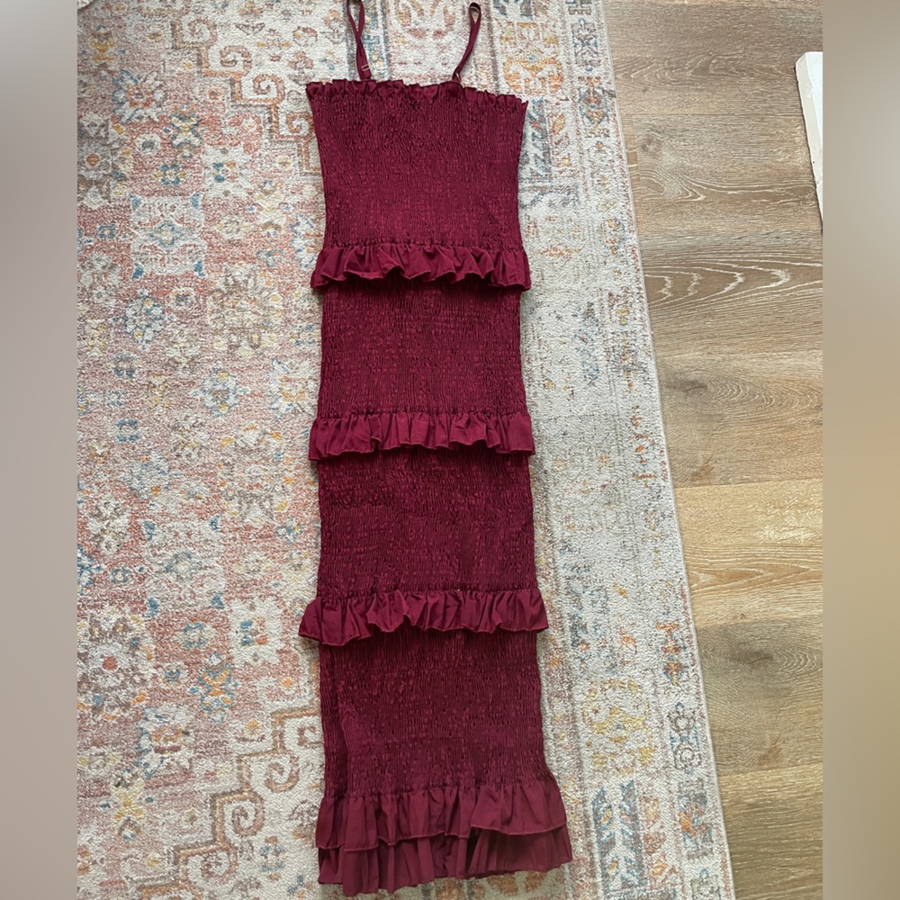 Burgundy ruched tiered midi dress